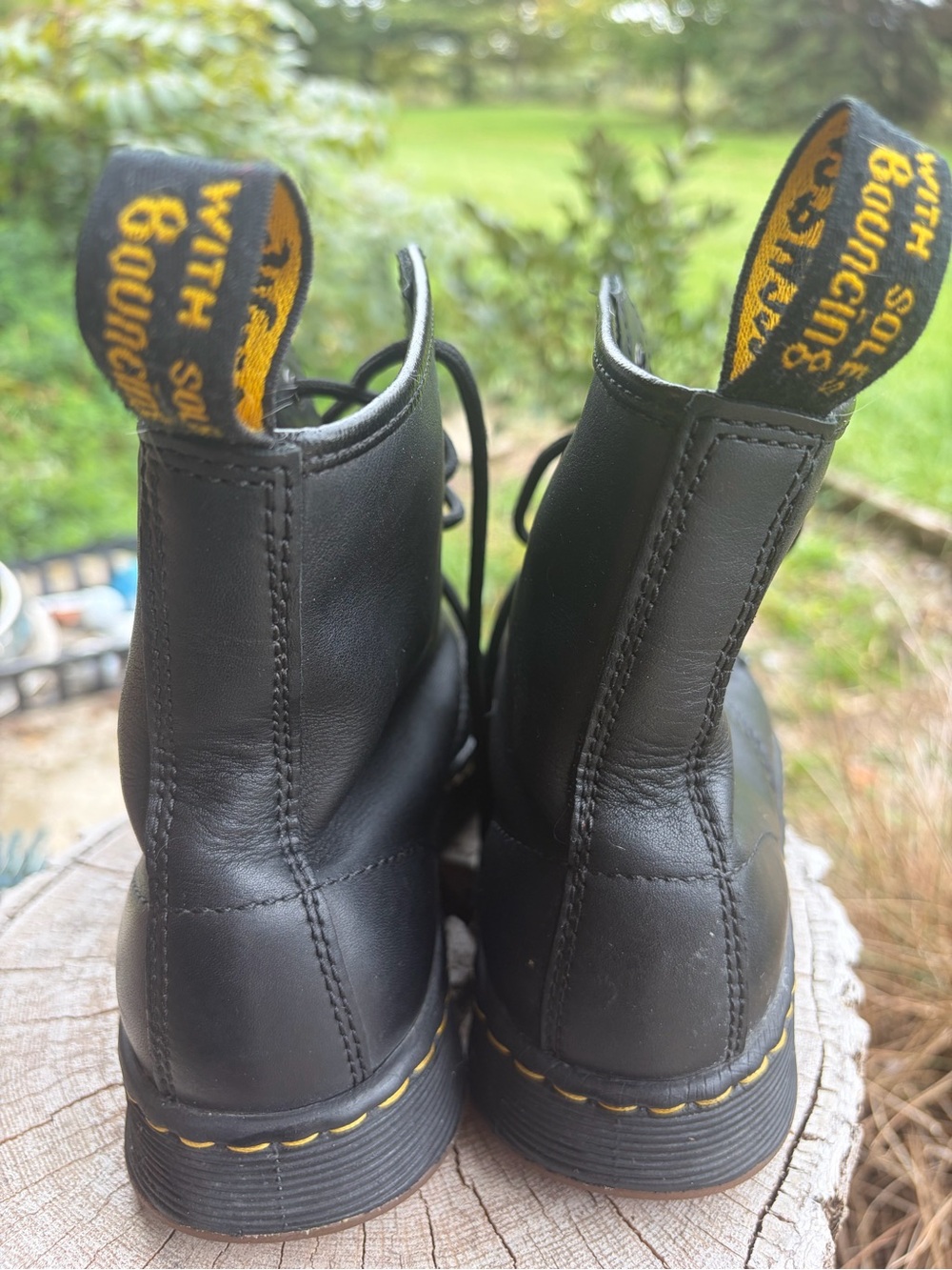 Dr. Martens Newton 8-Eye
Black Leather Boots US Women 7 Men 6 Unisex EUC - Picture 5 of 8
